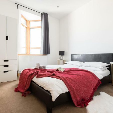 The College Green Loft - Historic Light-Flooded 3Bdr Home 布里斯托 外观 照片