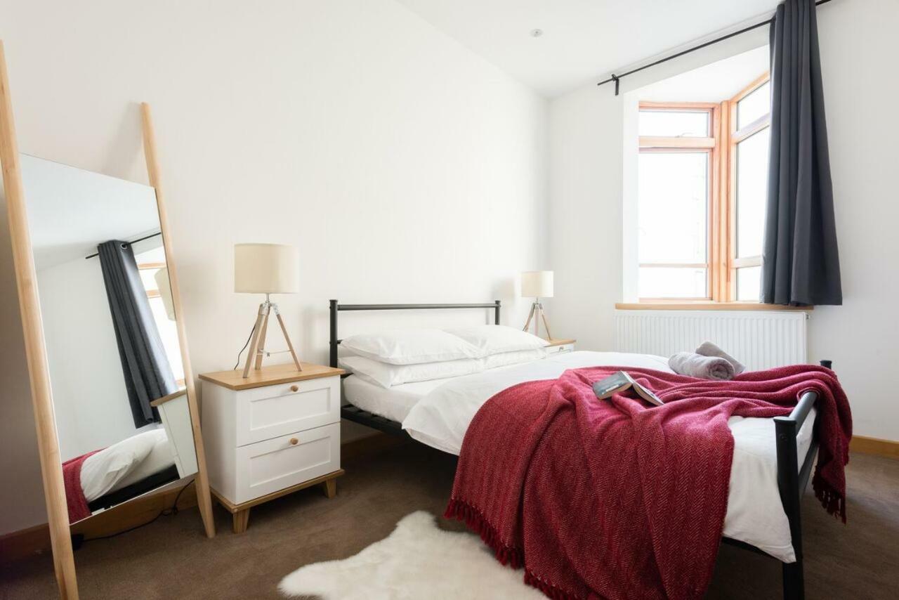 The College Green Loft - Historic Light-Flooded 3Bdr Home 布里斯托 外观 照片