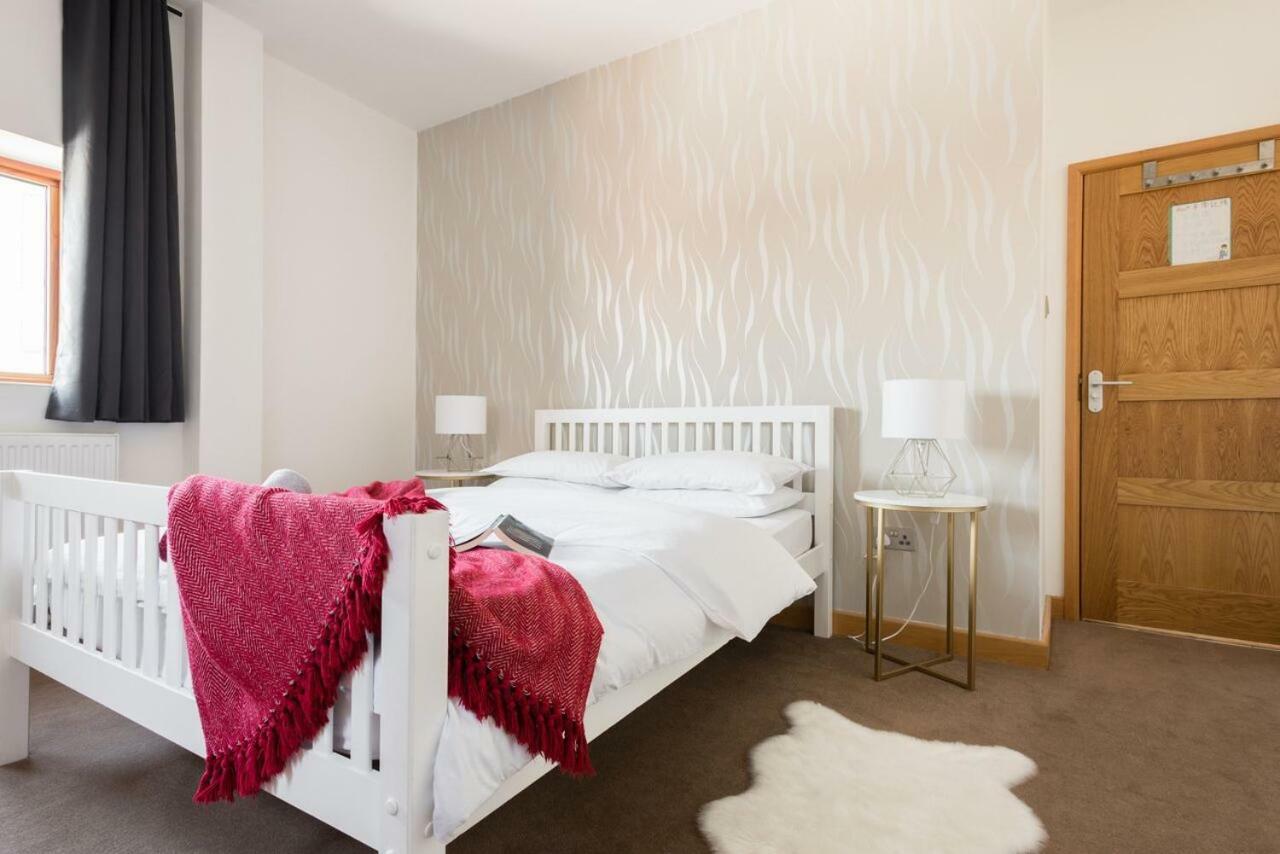 The College Green Loft - Historic Light-Flooded 3Bdr Home 布里斯托 外观 照片